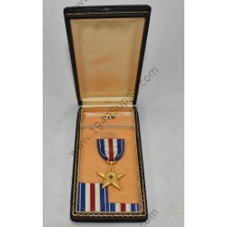 Silver Star medal set in coffin case  - 5